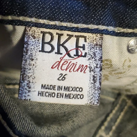 BKE Shorts - Picture 9 of 10